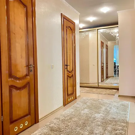 Центр Поруч Озеро Наливайка 2 Кімнати Daire Ternopil Dış mekan fotoğraf